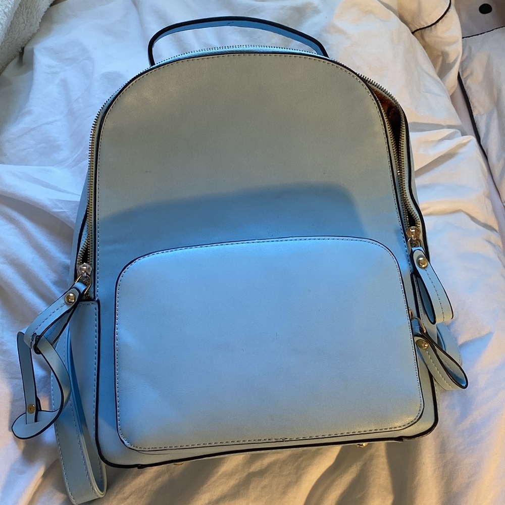 Backpack - Picture 2 of 5
